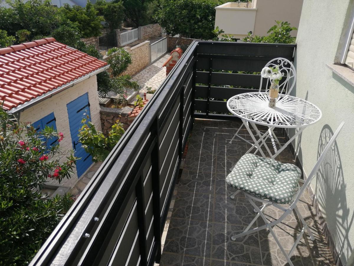 Apartments Lanterna Razanac